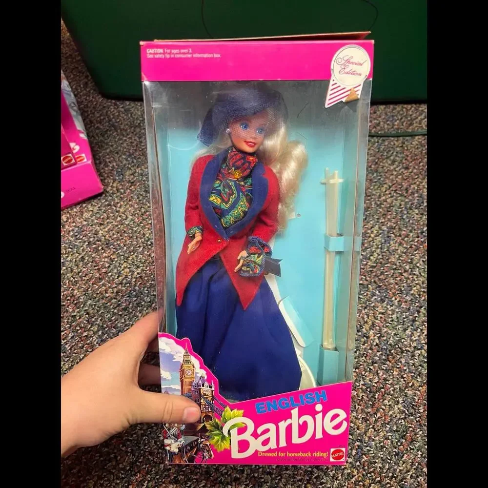 ENGLISH BARBIE‎ - DOLLS OF THE WORLD - VINTAGE 1991 MATTEL BARBIE DOLL